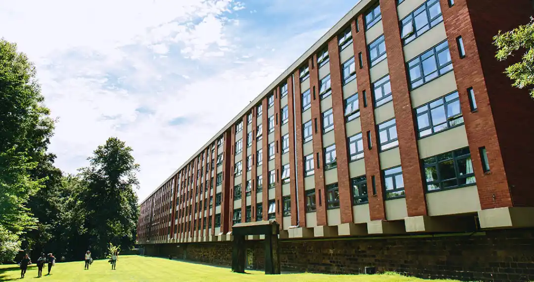 Henry Price Residences, comprising of forty apartments, across five floors, there are 355 bedrooms available