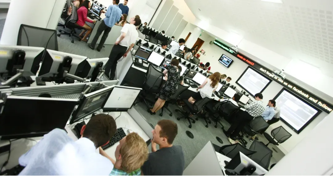 ICMA Centre Trading Floor to simulate the fast-paced environment of financial markets to experience of real-time trading