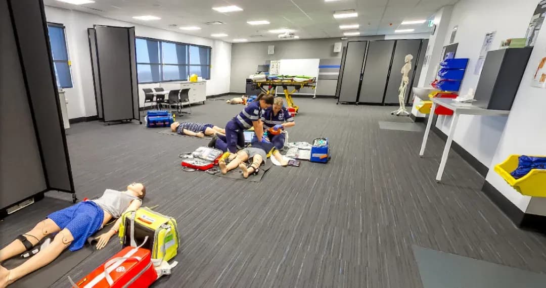 Paramedical Clinical Simulation/Laboratories, allowing students to patients in an emergency situation