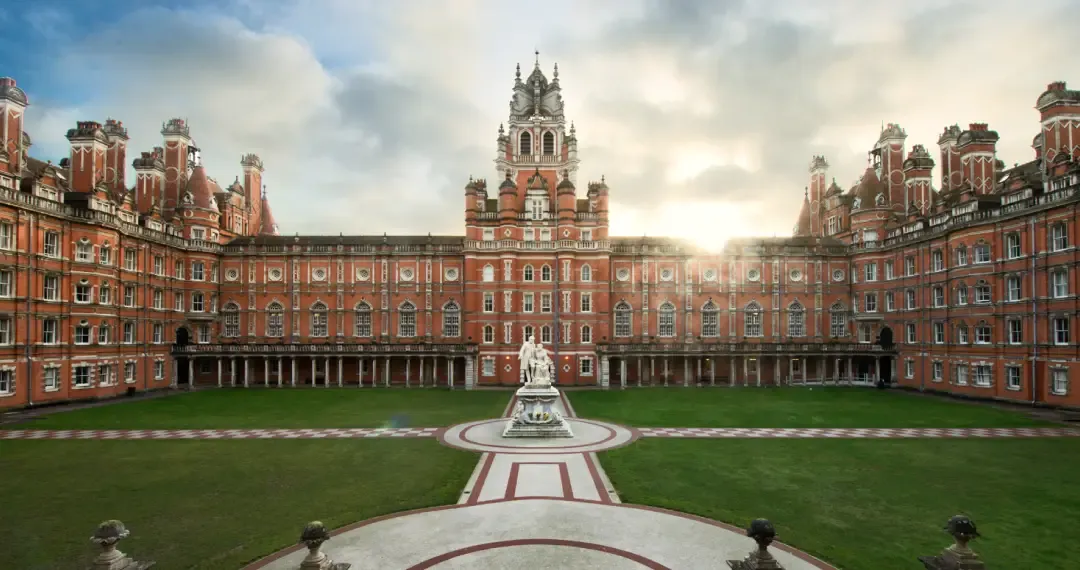 The Quad of the Founder’s Building features a statue of Queen Victoria creating a welcoming space for relaxation