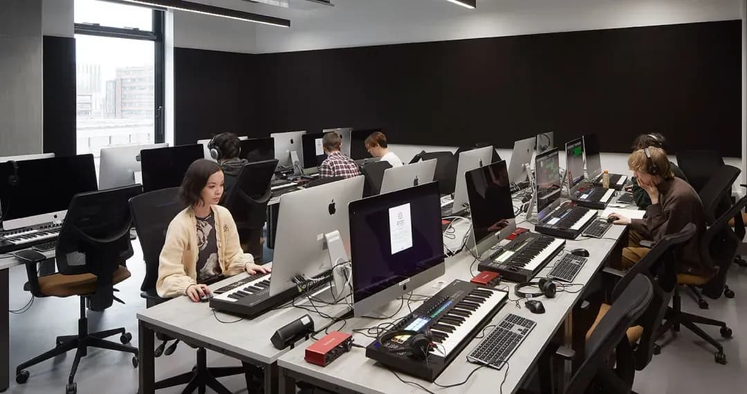 SODA Computer Studio is a cutting-edge facility dedicated to digital arts, technology, media and music