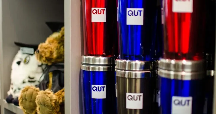 Offering gocard services, confectionery, snacks, ice creams, drinks, text and reference books, lab coats, gifts, stationery, QUT branded apparel and merchandise and lots more