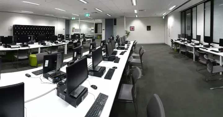CQU Melbourne Student Computer Lab