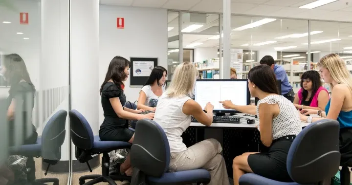 CQU Sydney Computer Lab Area